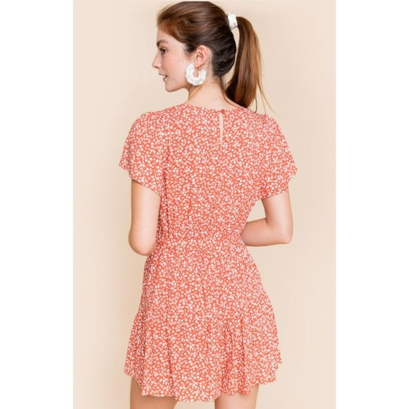 BLUE Rain Ditzy Floral Belted Waist Flutter Sleeve Romper in Coral Size Small - Picture 2 of 10